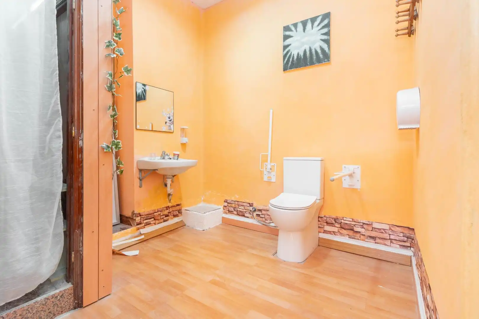 Baño de Local en venta en Oviedo 