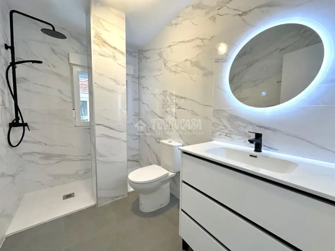 Bathroom of Flat for sale in Móstoles  with Heating