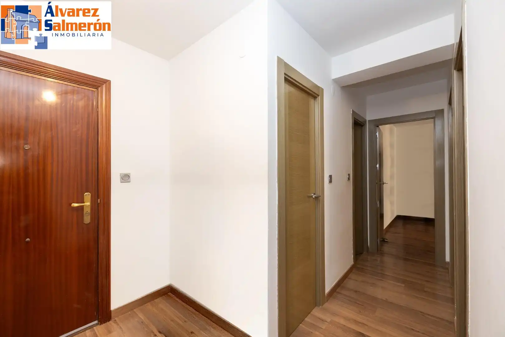 Flat for sale in Granada  with Air Conditioner and Terrace