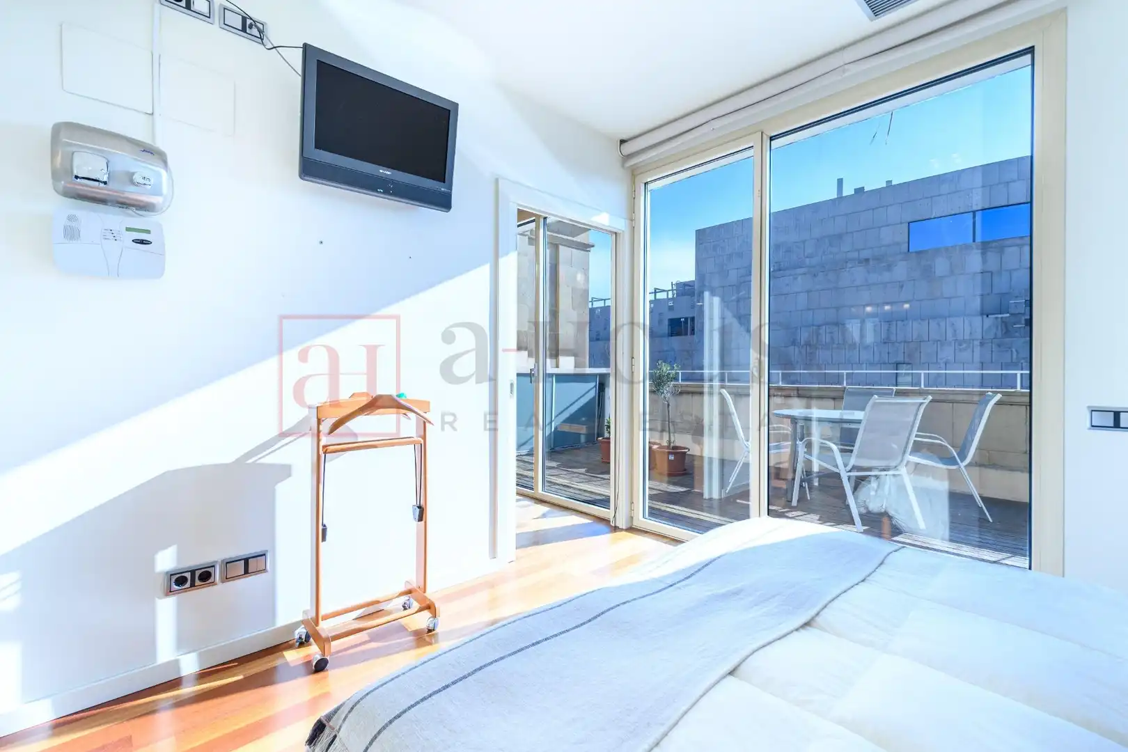 Habitación de Ático en venta en Barcelona con Aire acondicionado, Calefacción y Parquet