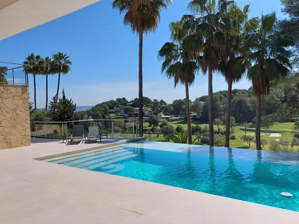 Xalet amb piscina en venda a Ponent