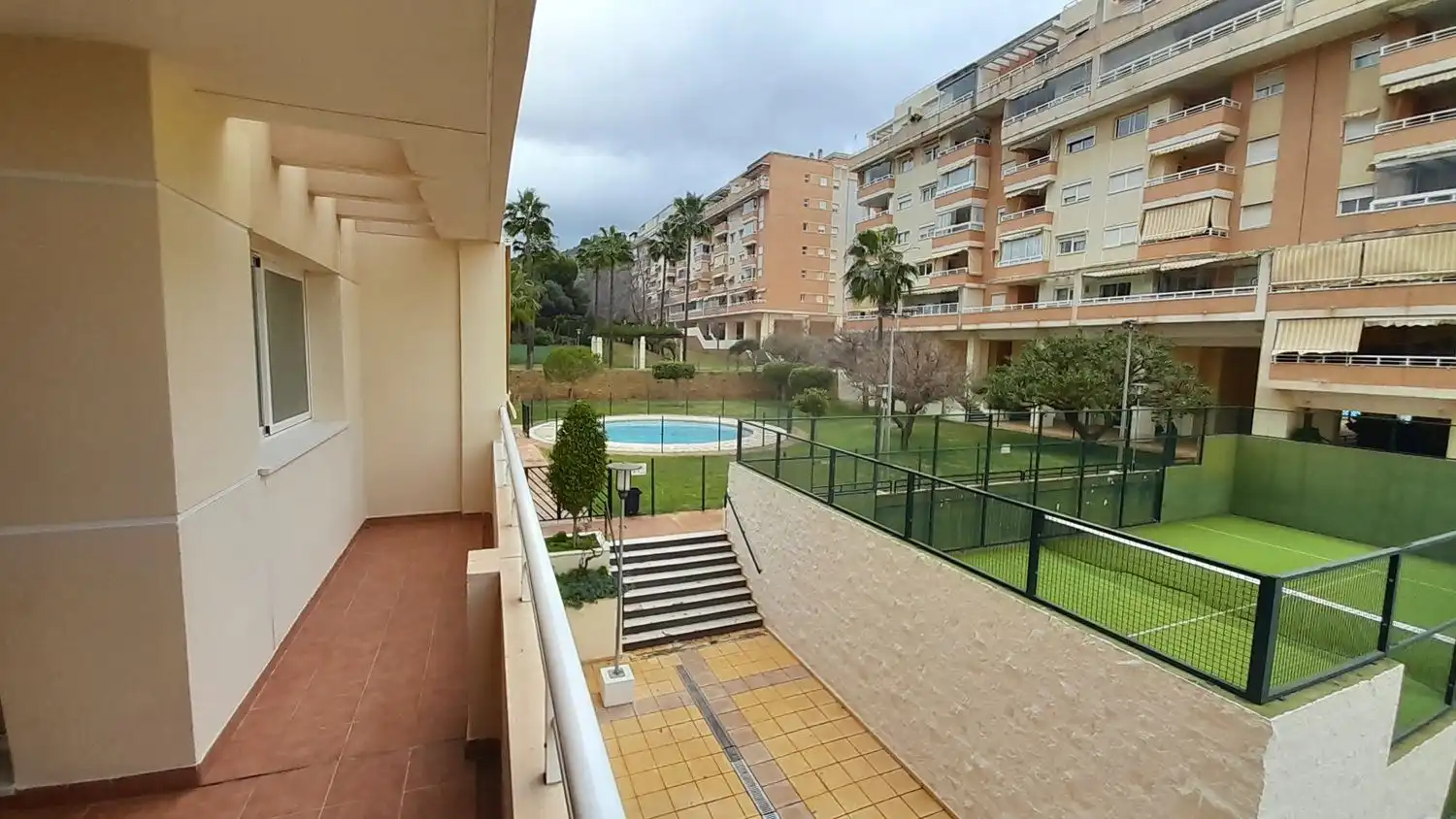 Außenansicht von Wohnung zum Verkauf in Málaga mit Klimaanlage, Privatgarten und Terrasse