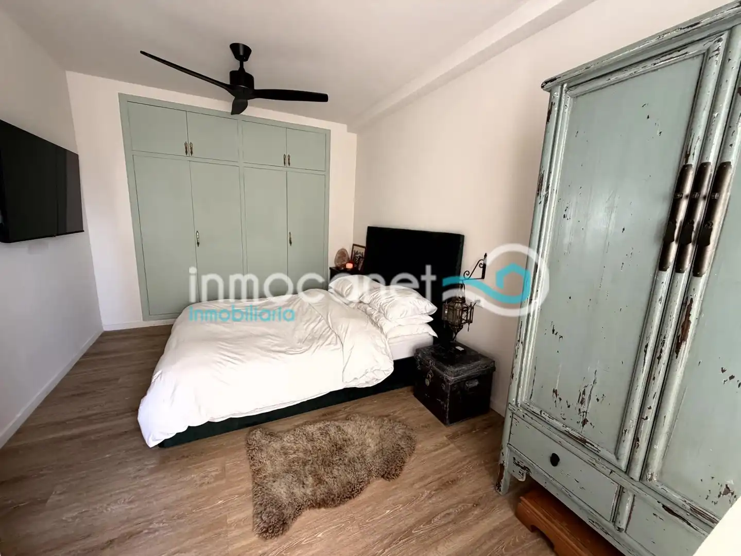 Bedroom of Apartments for sale in Oliva  with Air Conditioner and Balcony