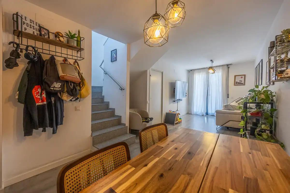 Duplex con balcone in vendita a Carrer de Sant Ramon de Penyafort, imagen 4