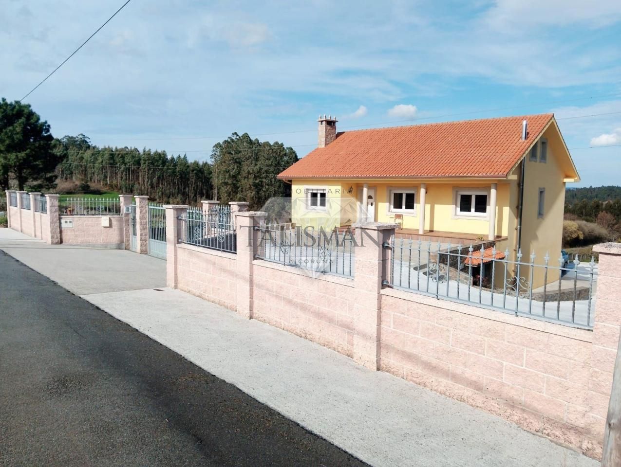 Houses for sale in Coirós  with Heating, Private garden and Storage room