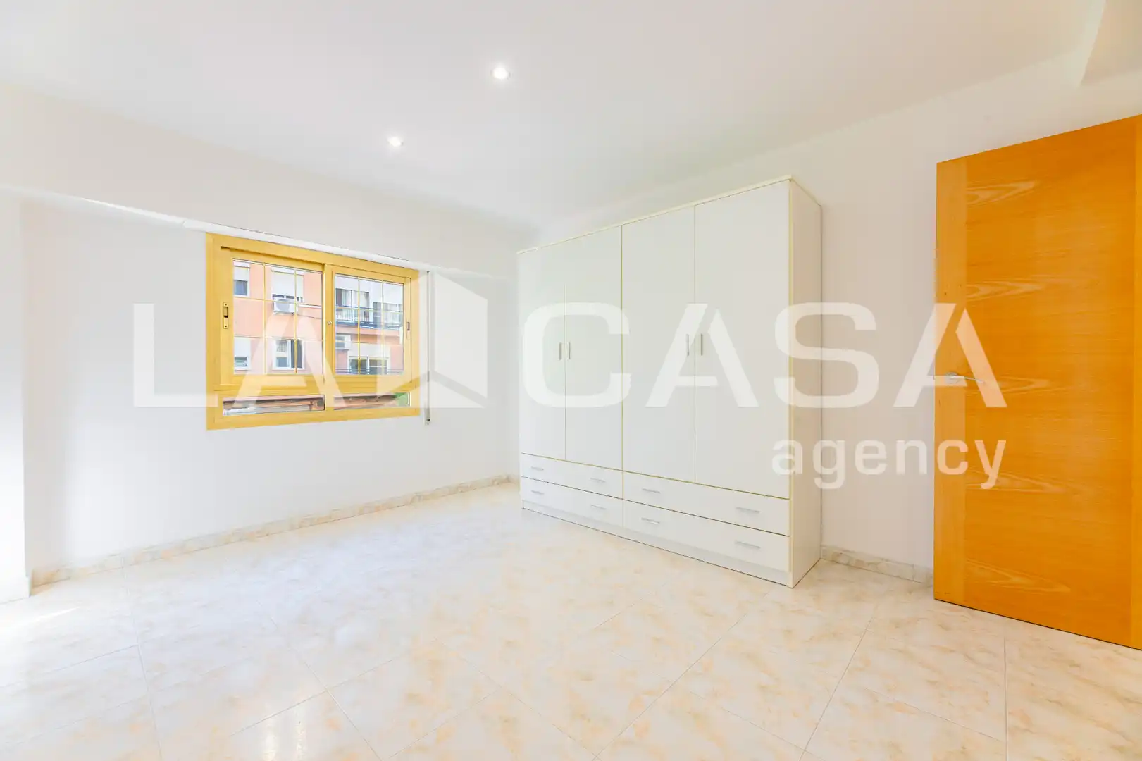 Piso en venta en Valencia con Balcón