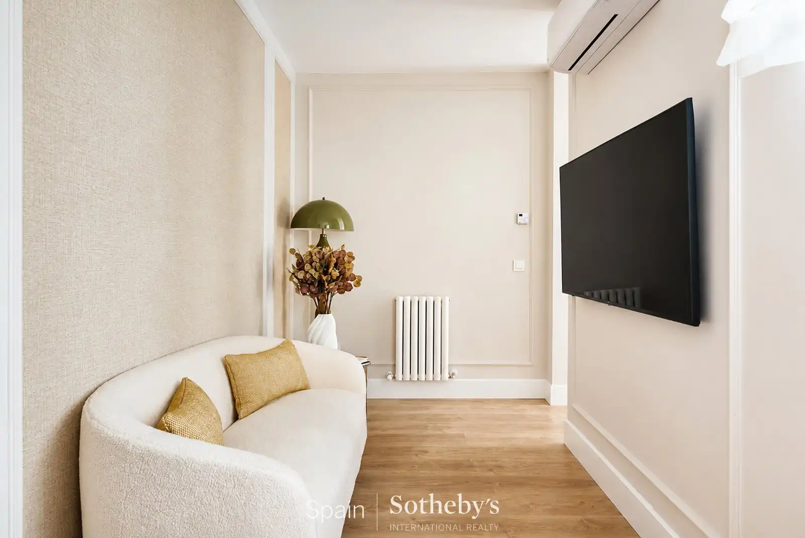 Sala d'estar de Apartament en venda en Madrid amb Aire condicionat, Calefacció i Terrassa