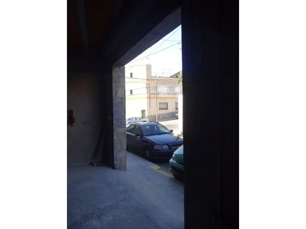 Aparcament de Local de lloguer en Rubí