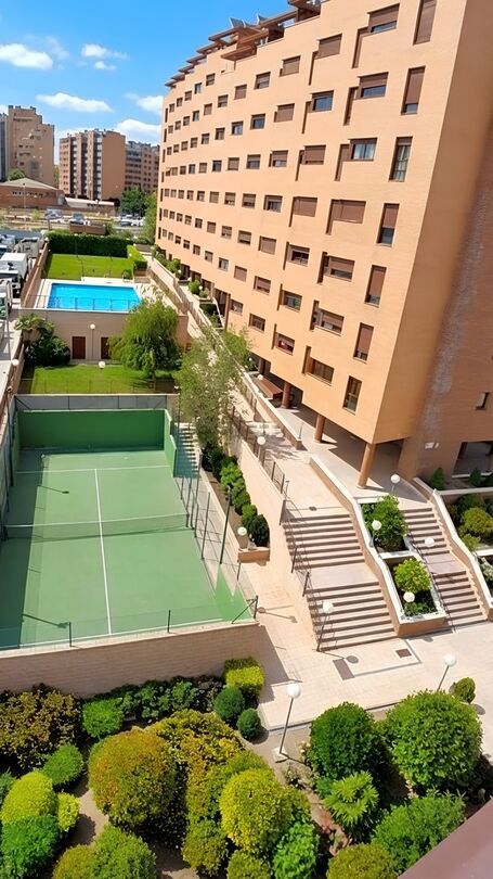 Exterior view of Flat for rent in  Madrid Capital  with Air Conditioner, Heating and Private garden