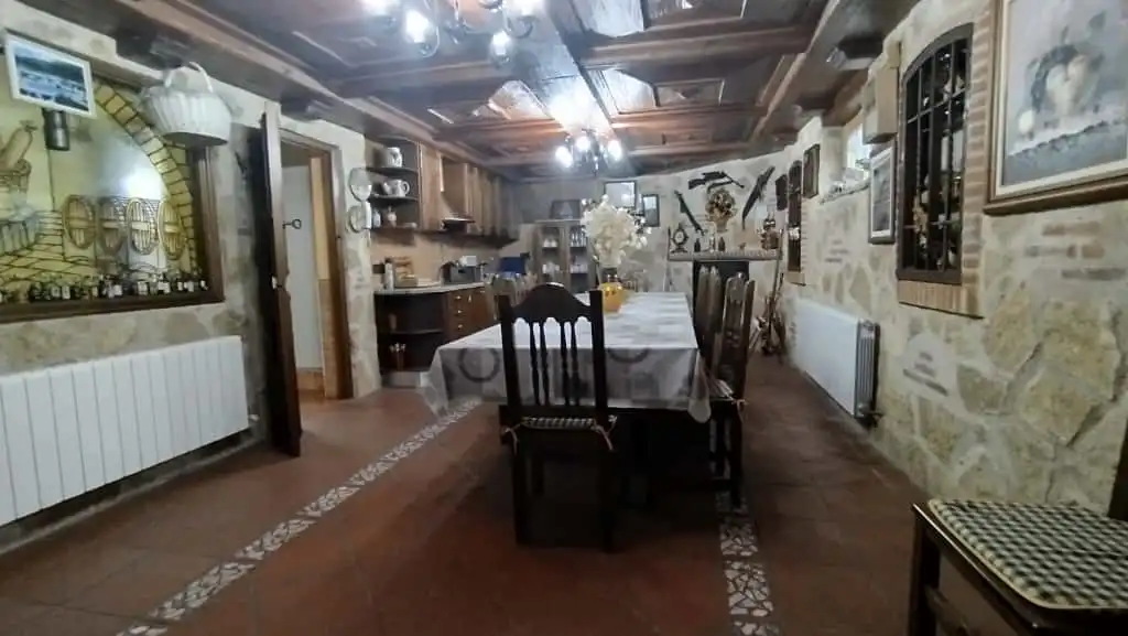 Cuina de Casa o xalet en venda en Villamayor amb Calefacció, Jardí privat i Terrassa