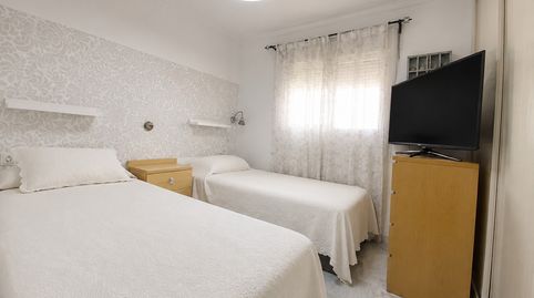 Foto 3 de Piso en venta en Calle Adarves, Calahonda, Mijas