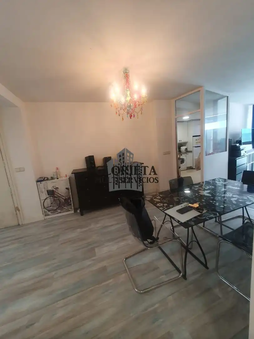 Sala de estar de Piso en venta en Vigo  con Calefacción, Trastero y Amueblado