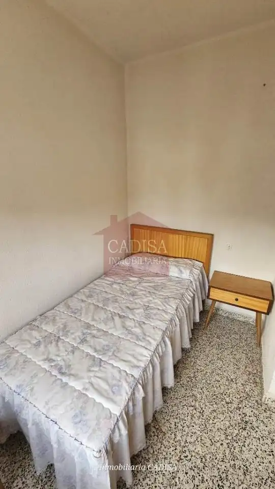 Habitación de Casa o chalet en venta en Calvarrasa de Abajo con Jardín privado, Trastero y Amueblado