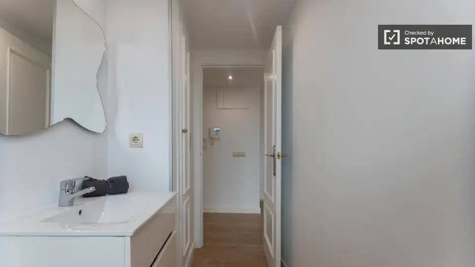 Apartments for share in Valencia  with Air Conditioner, Terrace and Furnished