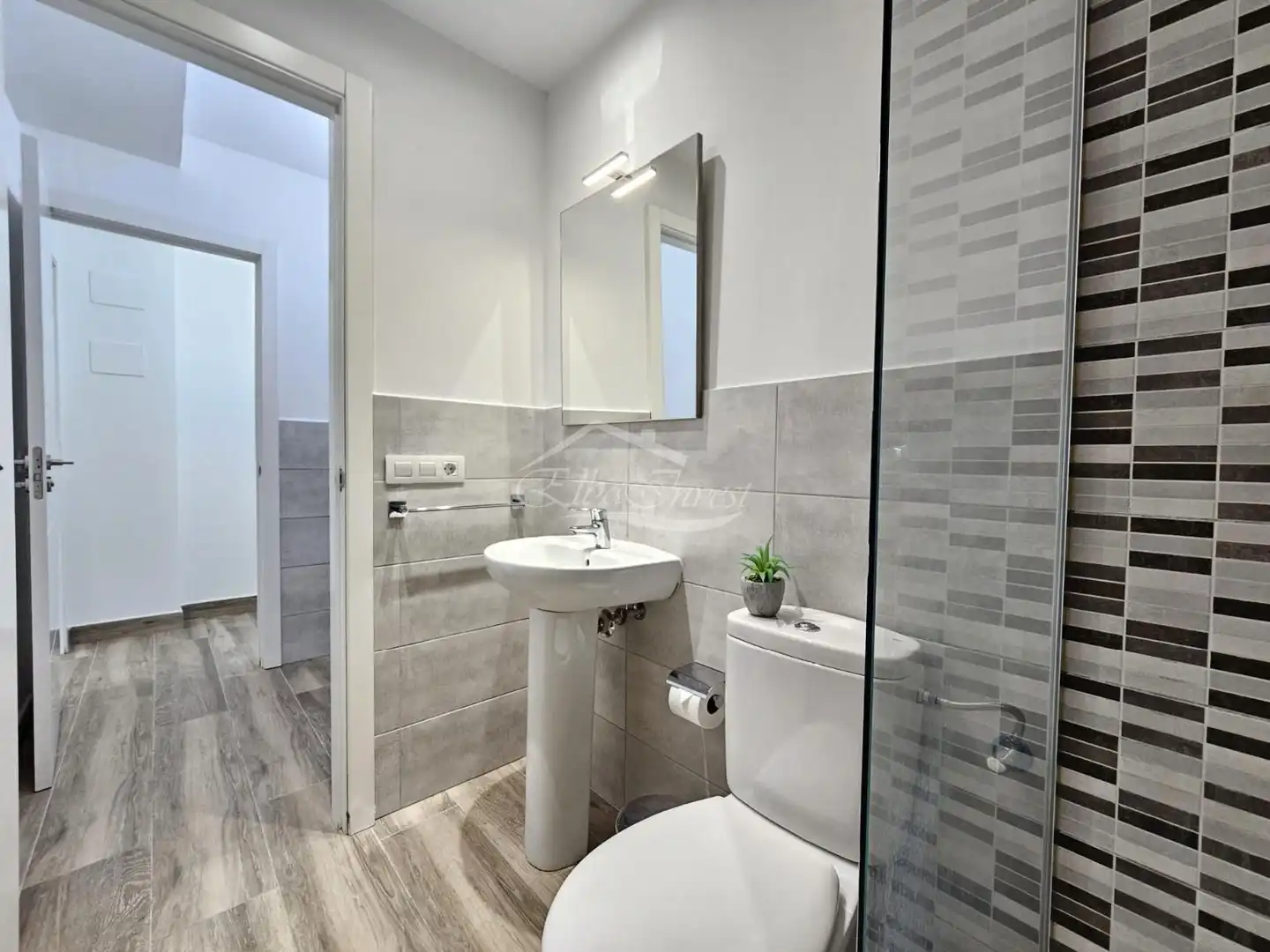Baño de Casa adosada en venta en El Tanque con Aire acondicionado, Jardín privado y Terraza