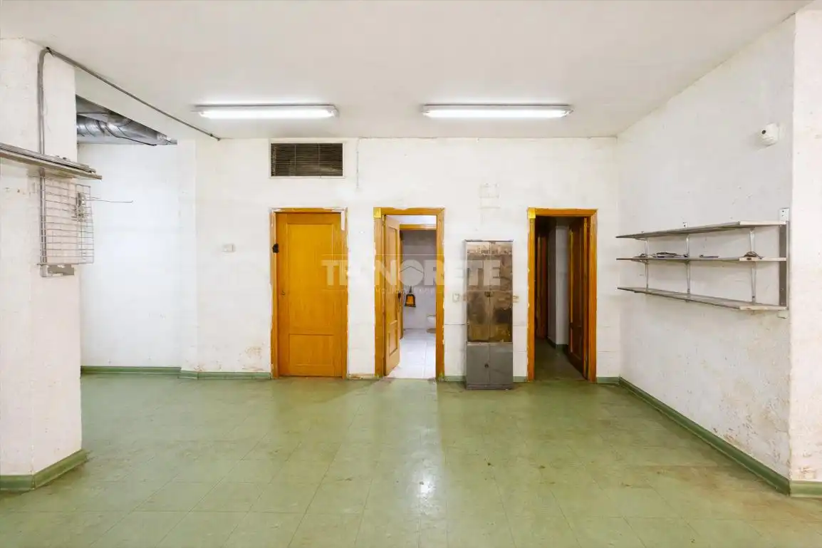 Local en venda en Madrid amb Calefacció, Parquet i Alarma