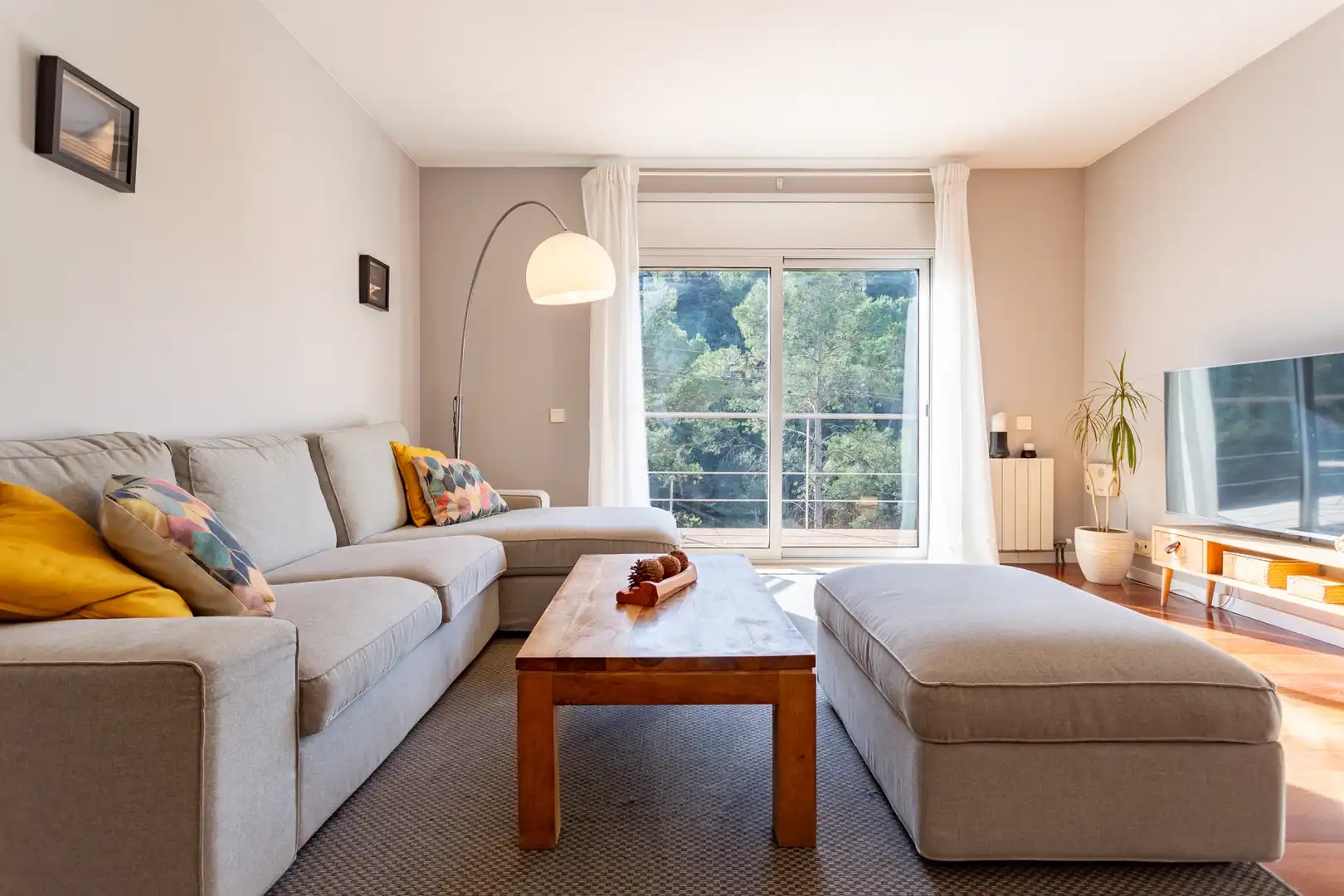 Sala de estar de Casa o chalet en venta en Vallirana con Aire acondicionado, Calefacción y Jardín privado