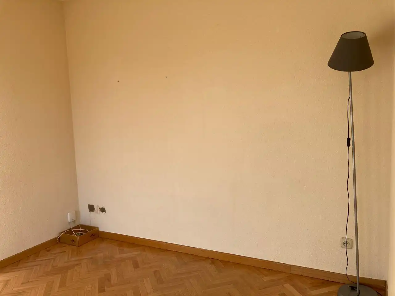 Bedroom of Flat for rent in Madrid  with Air Conditioner, Heating and Parquet flooring