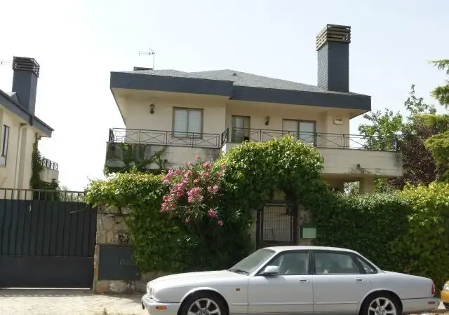 Vista exterior de Piso en venta en Torrelodones