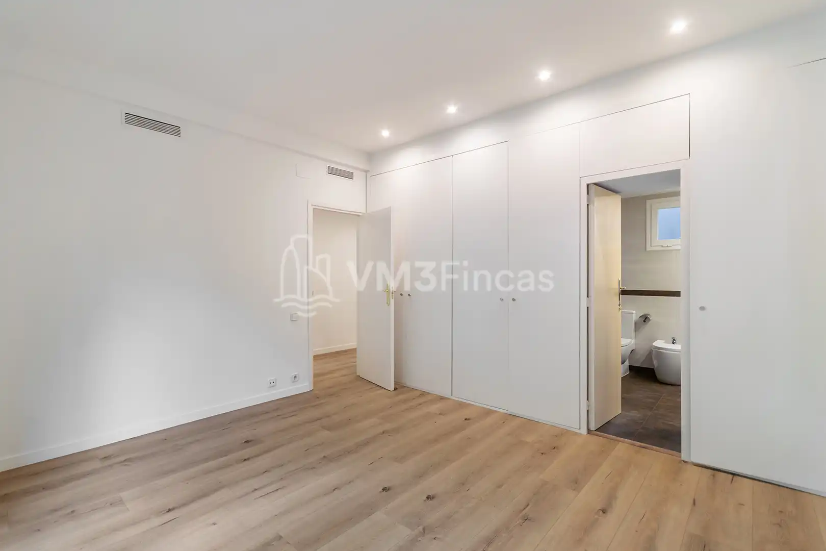 Schlafzimmer von Wohnung zur Miete in Barcelona mit Klimaanlage, Heizung und Parkett