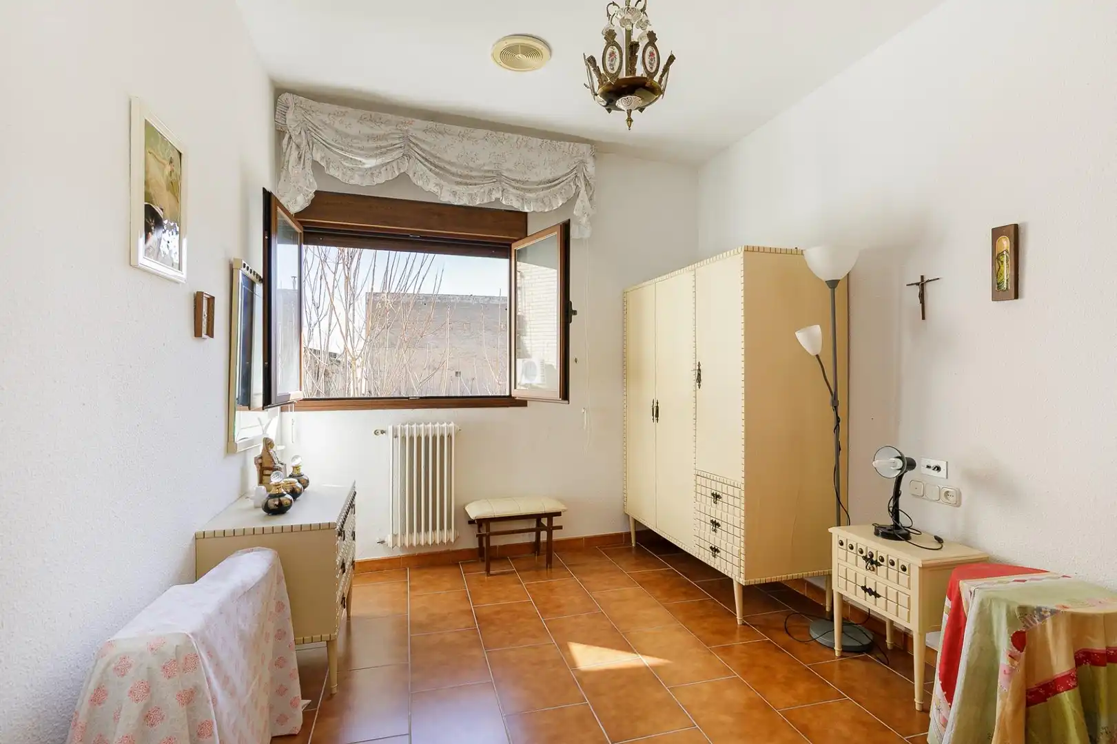 Habitación de Edificio en venta en Baza