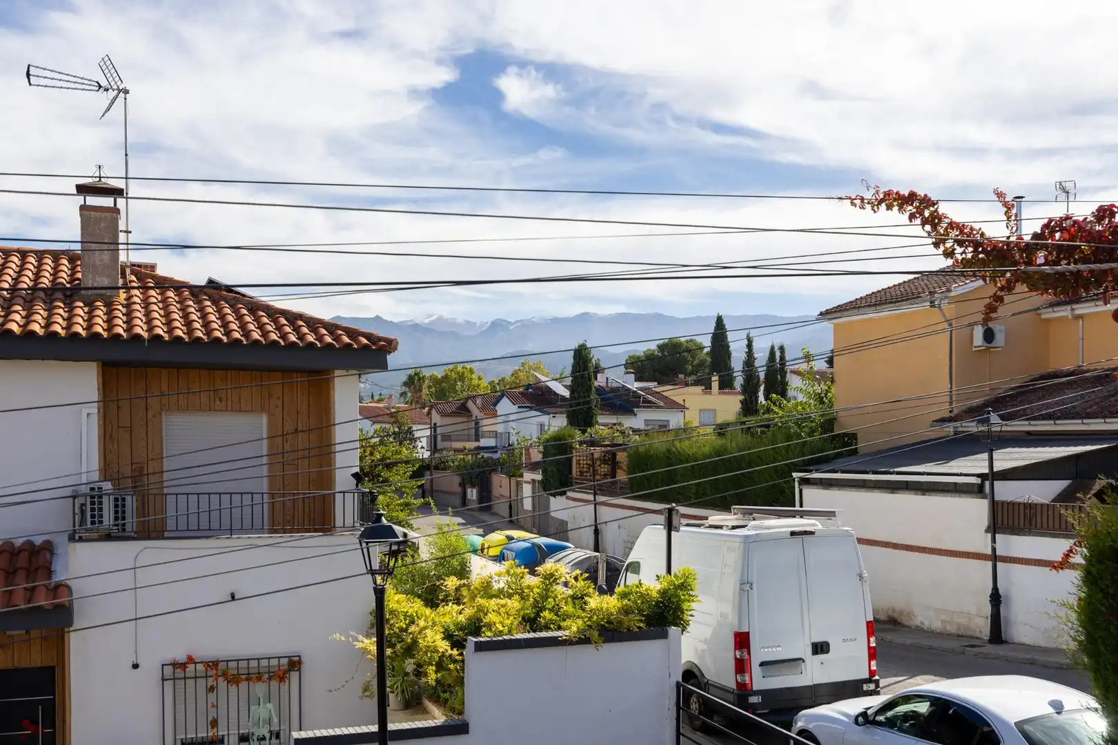 Vista exterior de Casa adosada en venta en Ogíjares con Aire acondicionado, Calefacción y Jardín privado