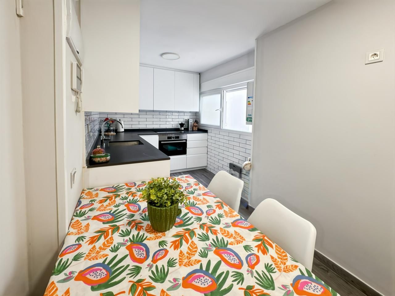 Kitchen of Flat for sale in  Madrid Capital  with Air Conditioner, Heating and Furnished