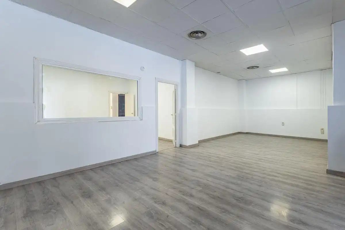 Local comercial en venda a DR.LOPEZ-CANTARERO BALLES 5, imagen 6
