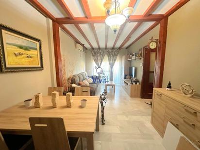 Sala d'estar de Pis en venda en Alcalá de Guadaira amb Aire condicionat i Terrassa