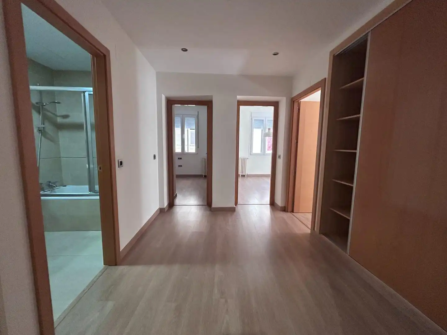 Flat for rent in Madrid  with Air Conditioner and Heating