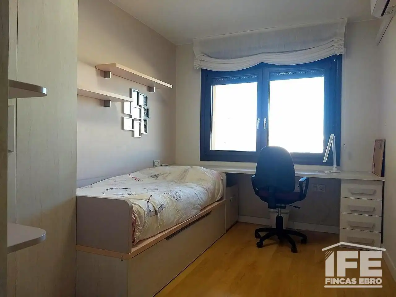 Dormitori de Casa o xalet en venda en Alagón amb Aire condicionat, Calefacció i Jardí privat