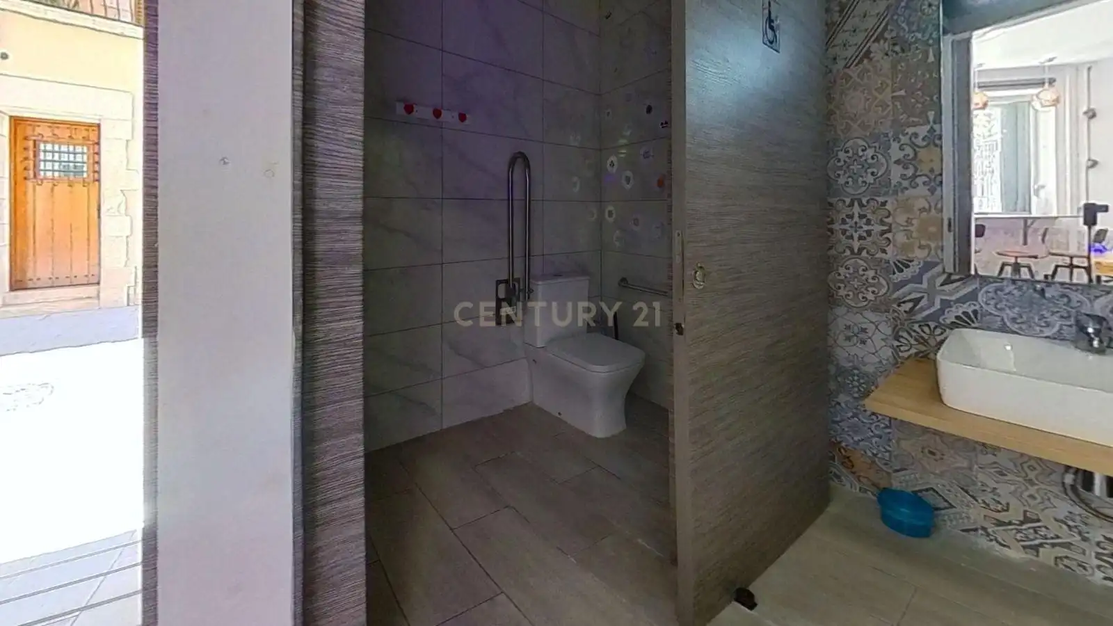 Bathroom of Commercial properties for sale in Malgrat de Mar  with Air Conditioner and Alarm