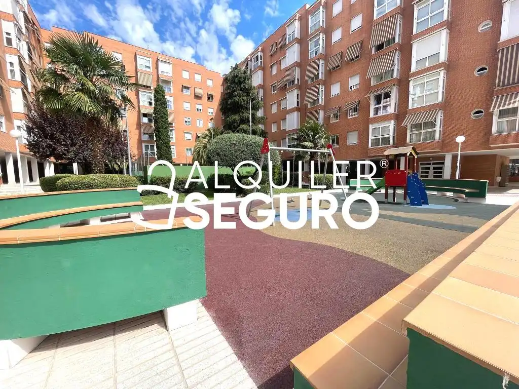 Appartamento con piscina in affitto a Ladera de los almendros, imagen 21