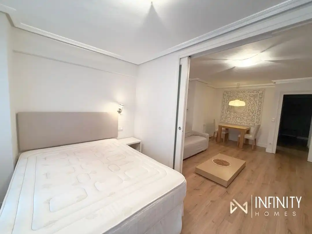 Habitación de Piso en venta en Bilbao  con Calefacción, Terraza y Balcón