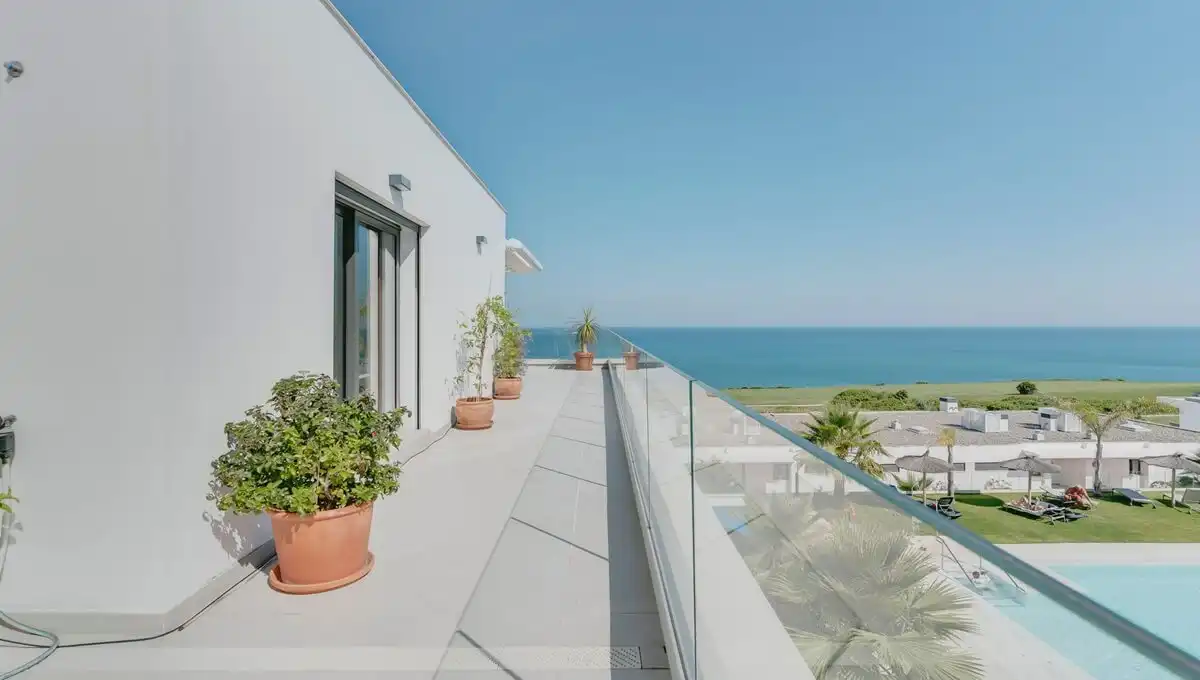 Terraza de Ático en venta en La Alcaidesa con Aire acondicionado, Calefacción y Jardín privado