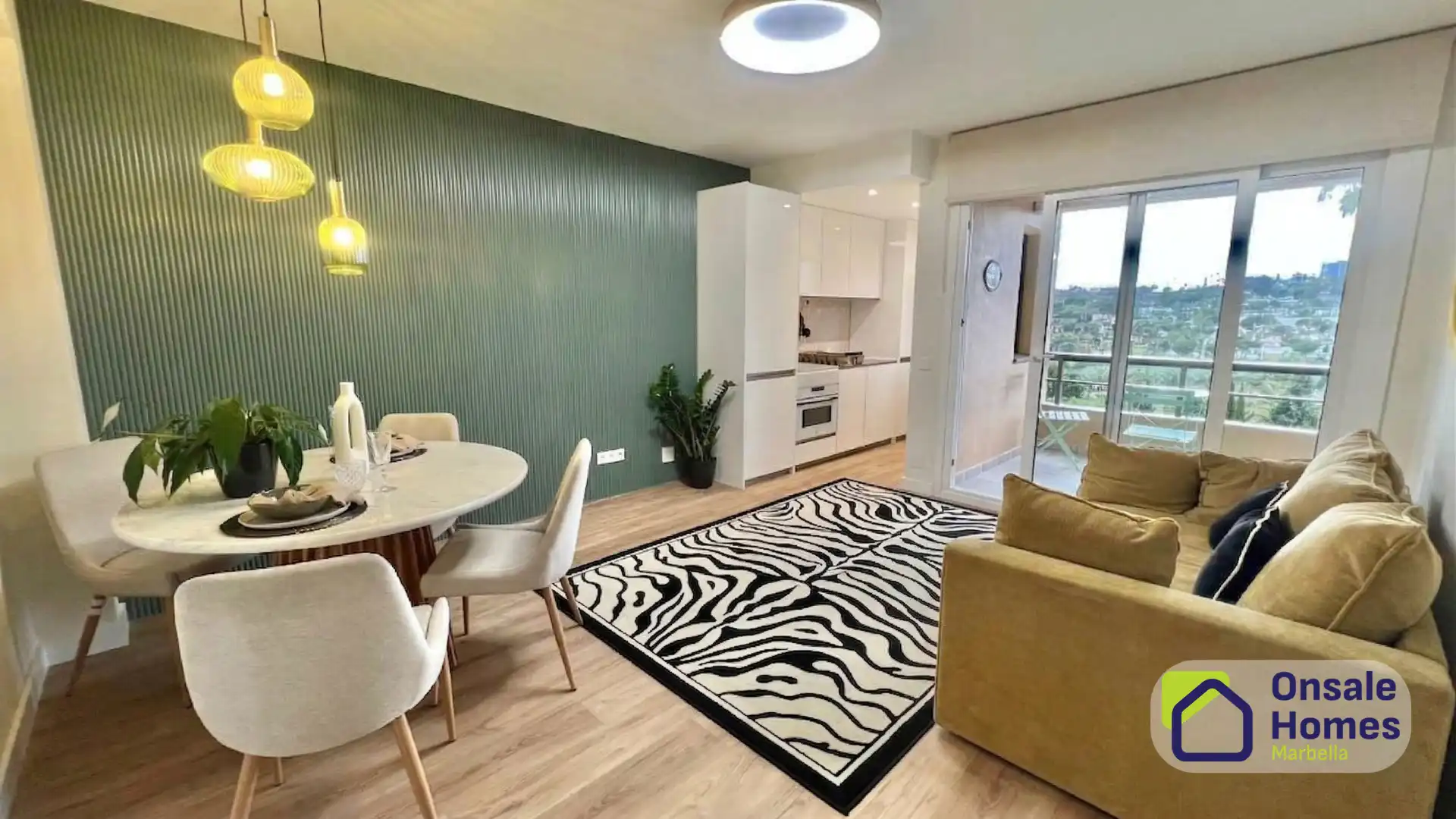 Sala de estar de Apartamento en venta en Marbella con Aire acondicionado, Terraza y Amueblado
