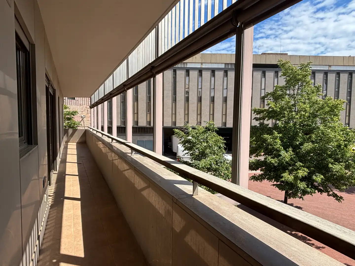 Vista exterior de Pis en venda en Terrassa amb Aire condicionat, Parquet i Forn
