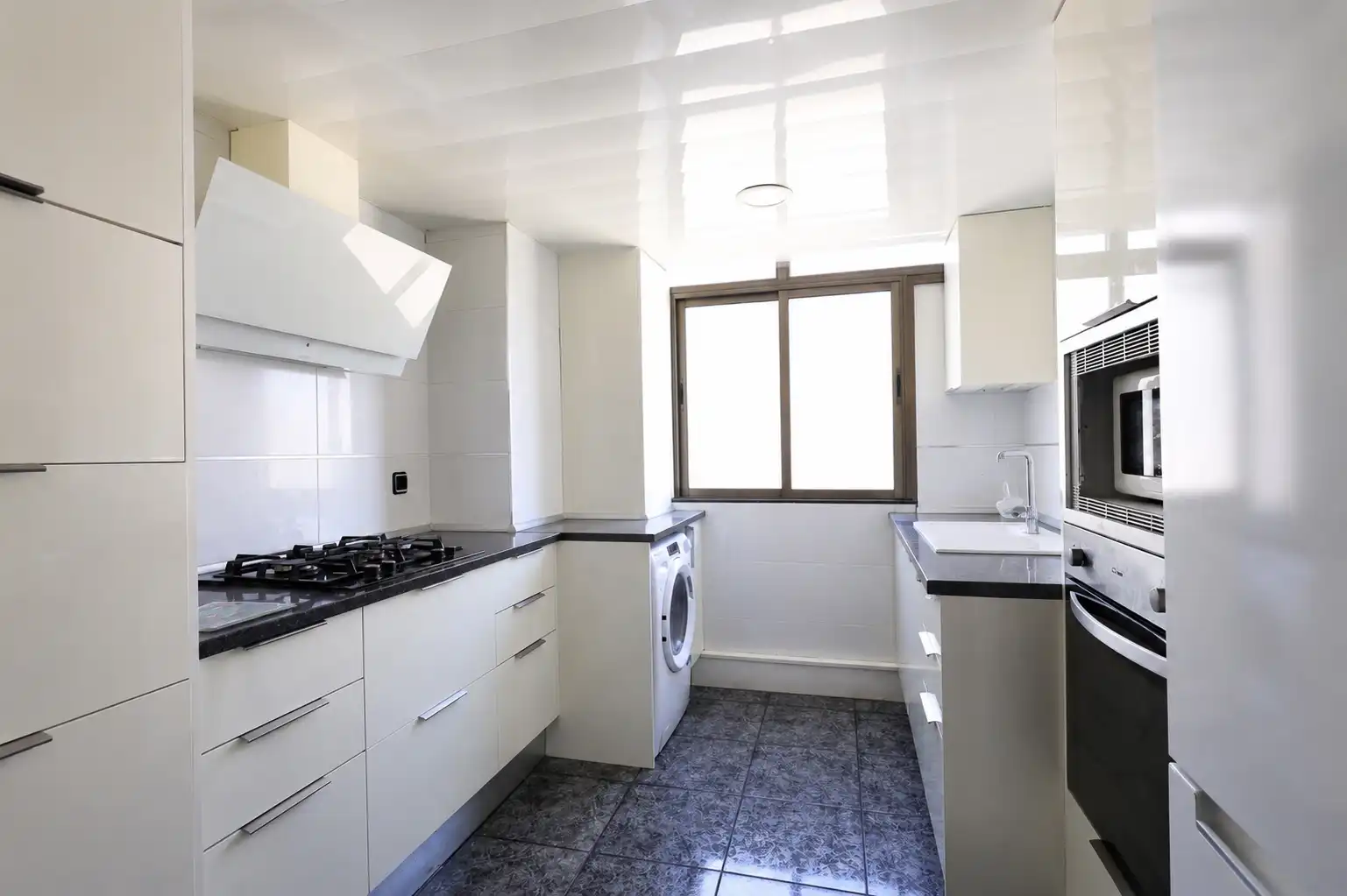 Küche von Wohnung zum Verkauf in Viladecans mit Balkon