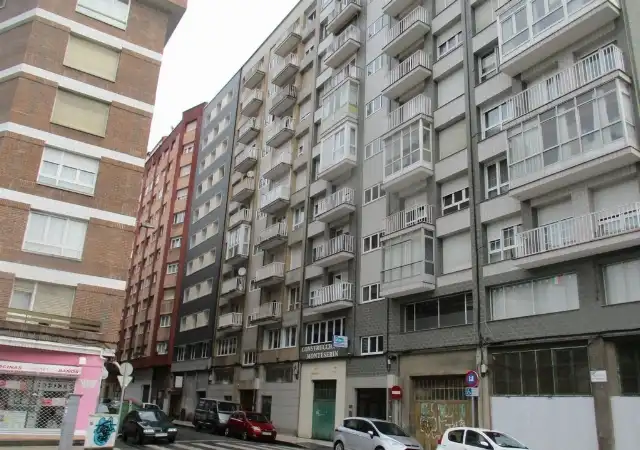 Vista exterior de Piso en venta en Gijón 