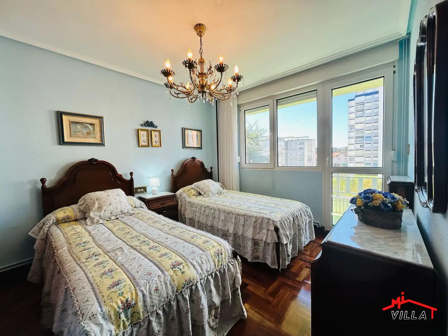 Habitación de Piso en venta en Laredo con Calefacción, Terraza y Amueblado