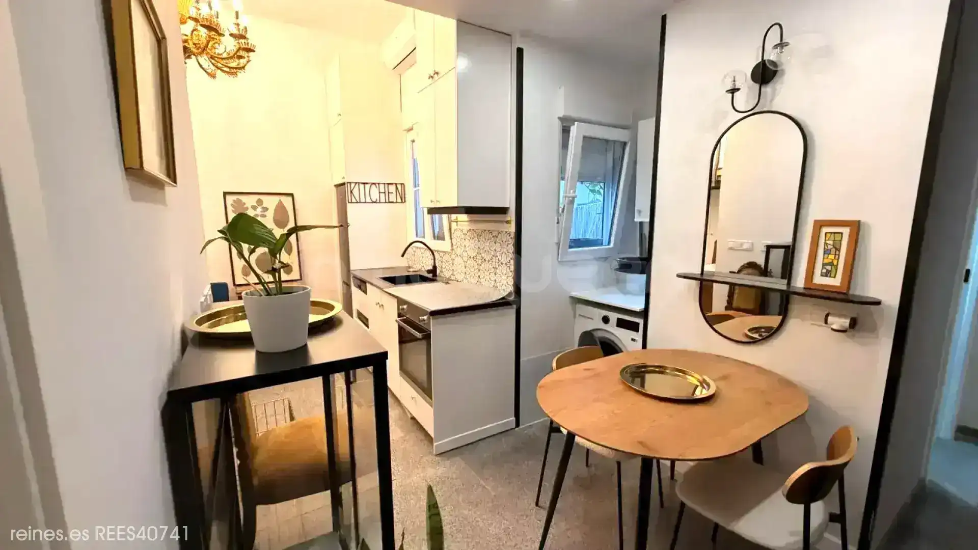 Cuina de Apartament de lloguer en Madrid amb Calefacció i Moblat