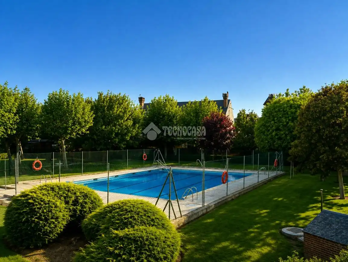 Piscina de Casa adosada en venda en Griñón amb Calefacció, Jardí privat i Terrassa