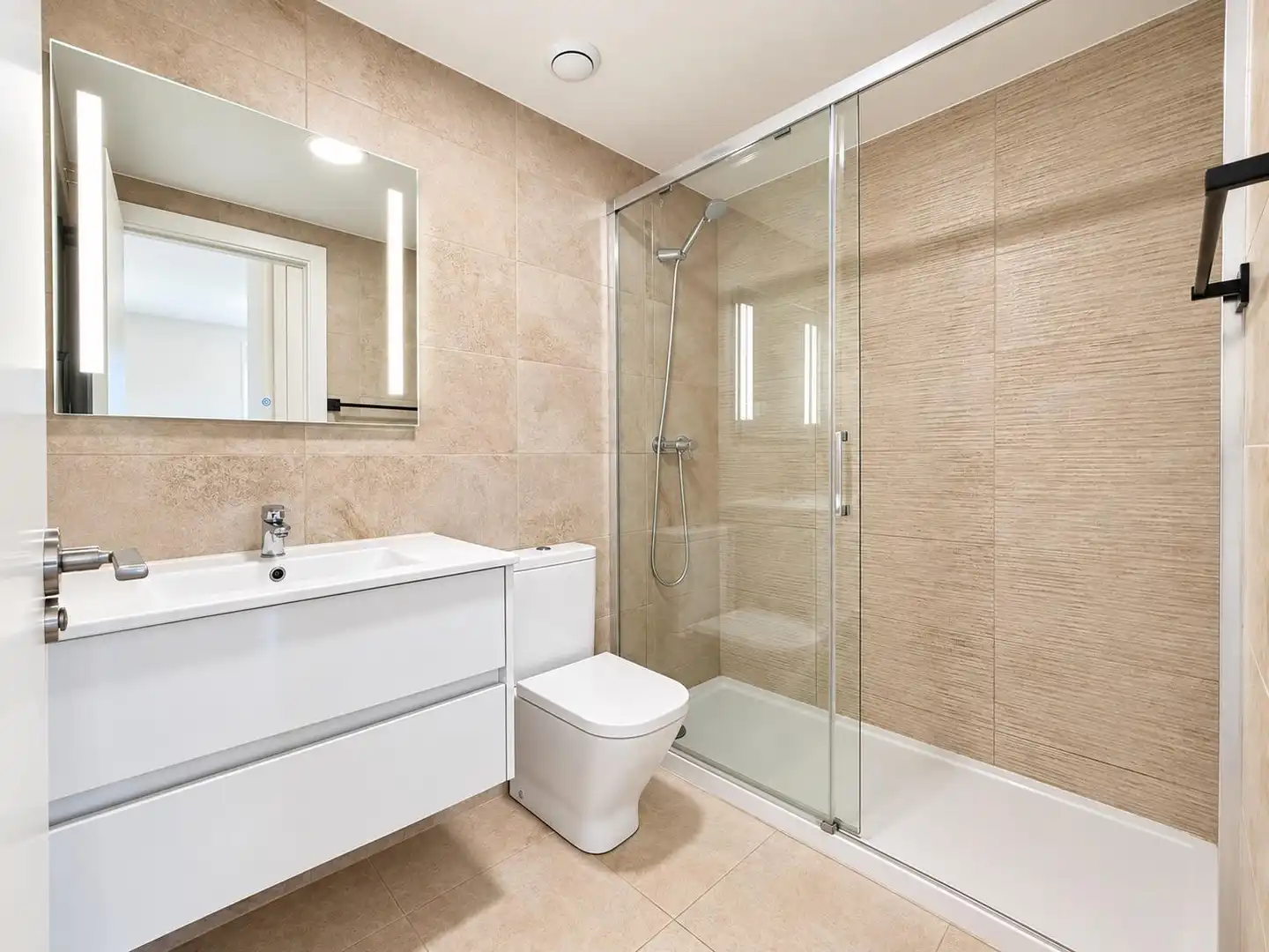 Badezimmer von Wohnung zur Miete in Valencia mit Terrasse und Abstellraum
