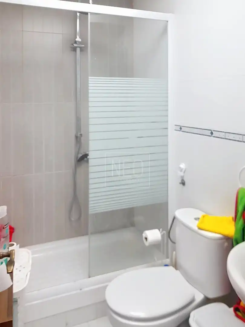 Bathroom of Ground floor for sale in Alcalá de Henares  with Air Conditioner and Heating