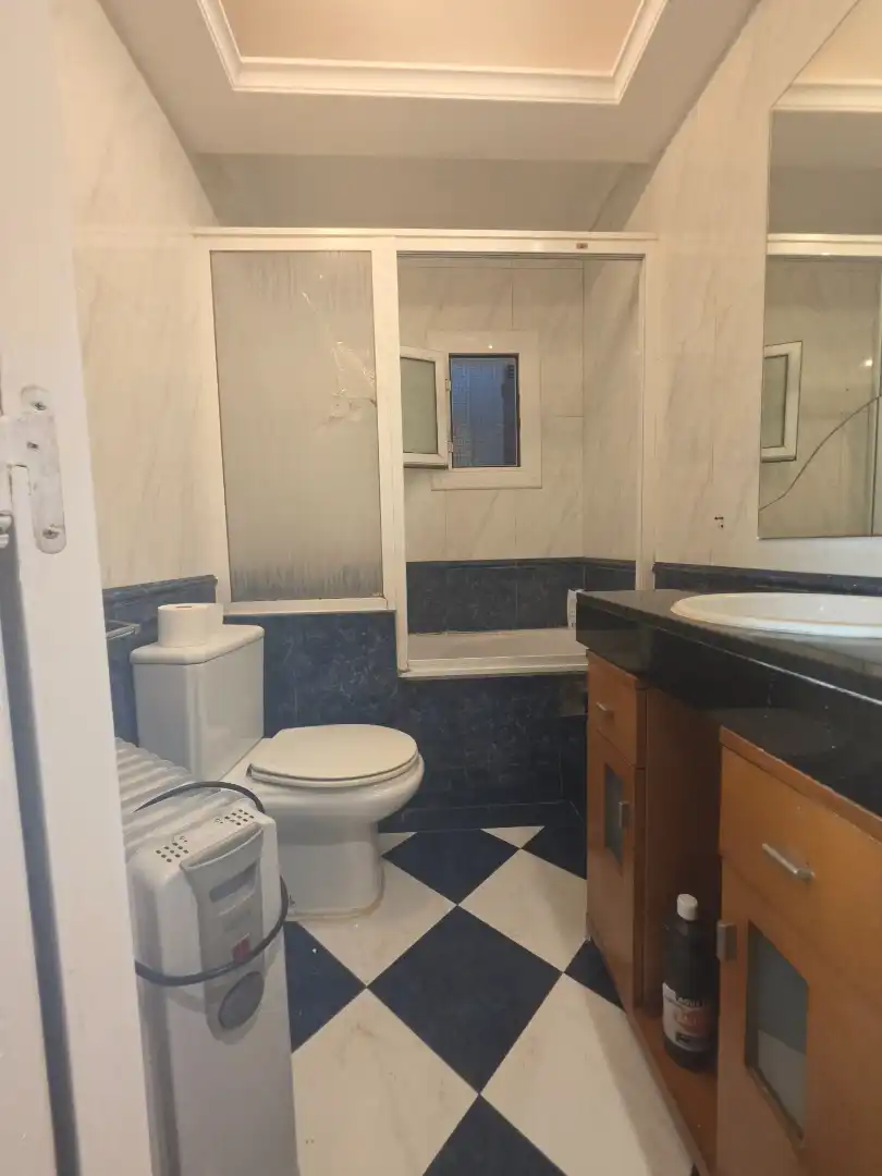 Badezimmer von Wohnung zum Verkauf in L'Hospitalet de Llobregat