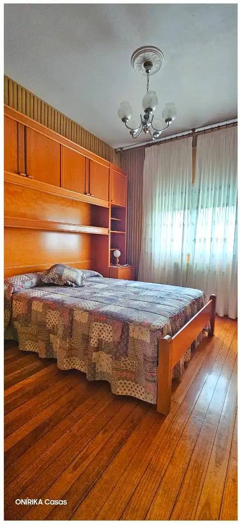 Bedroom of Houses for sale in Sarria  with Heating, Private garden and Parquet flooring