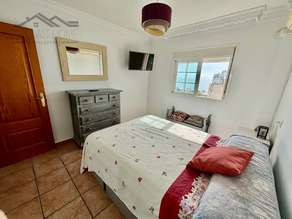 Habitación de Piso de alquiler en Estepona con Aire acondicionado, Terraza y Amueblado