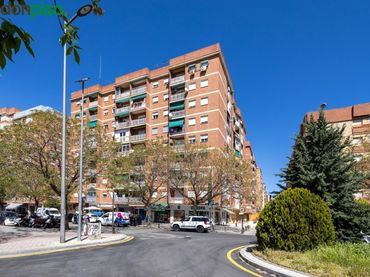 Pis amb ascensor en venda a Calle PINTOR ISMAEL DE LA SERNA