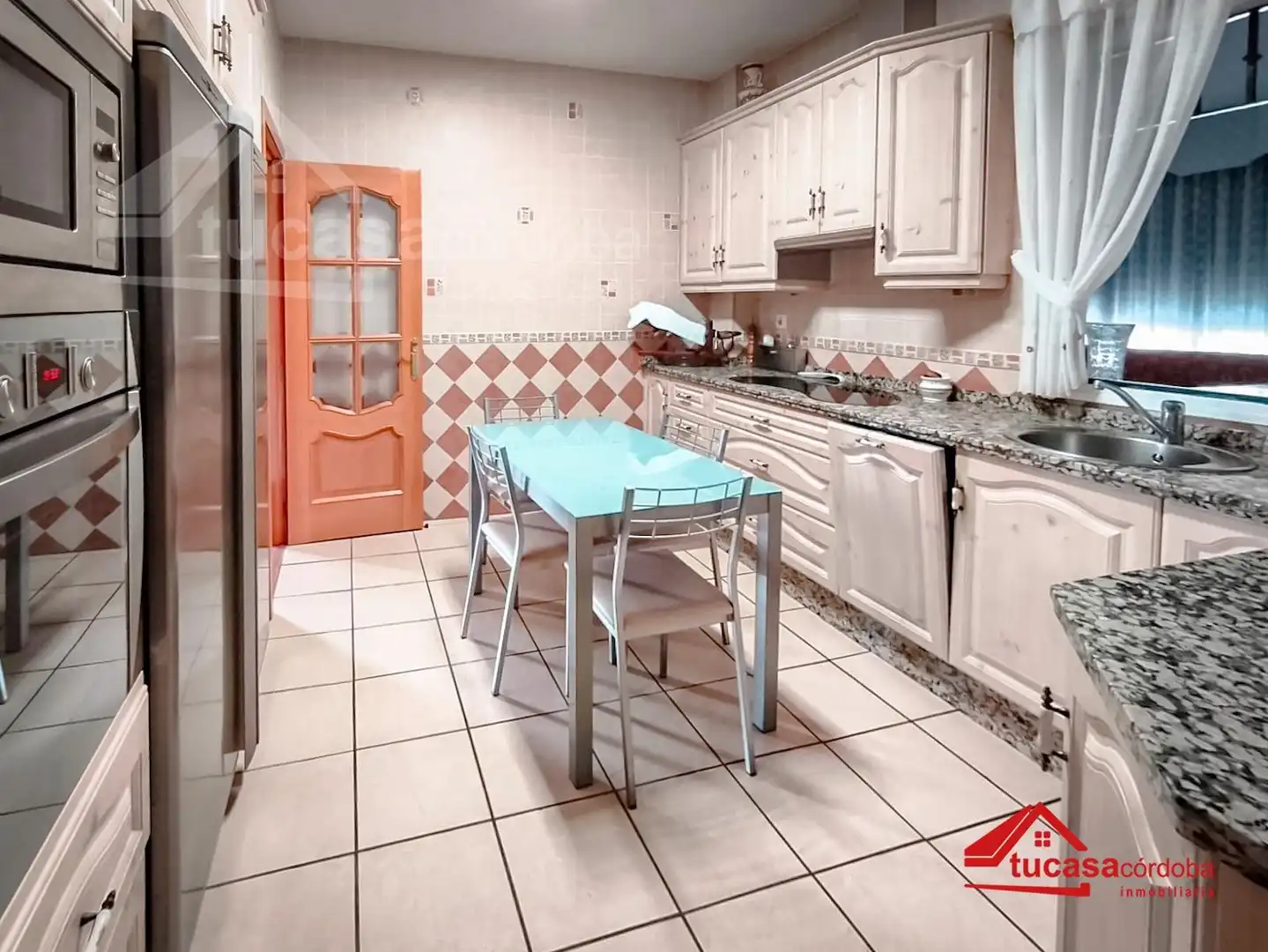 Kitchen of Houses for sale in Córdoba  with Air Conditioner, Terrace and Storage room