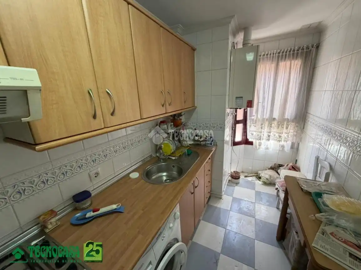 Cocina de Piso en venta en Ciudad Real con Calefacción y Trastero